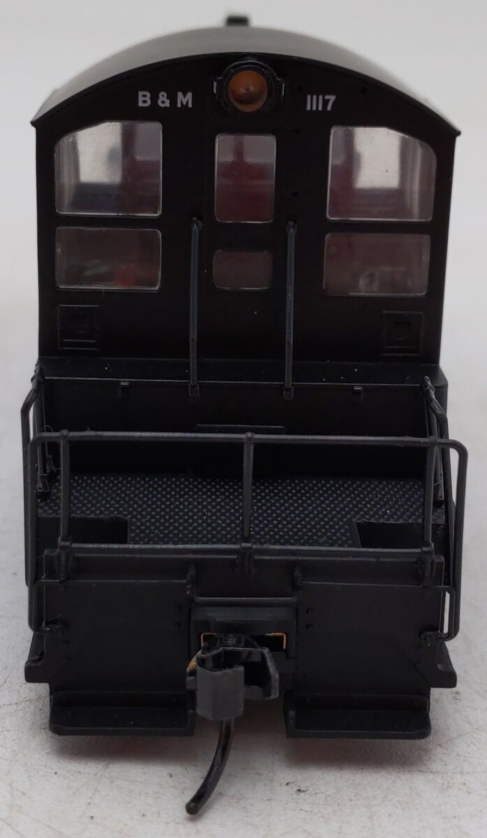 Walthers 910-9202 HO Scale Boston & Main Powered Diesel Locomotive #1117 EX/Box