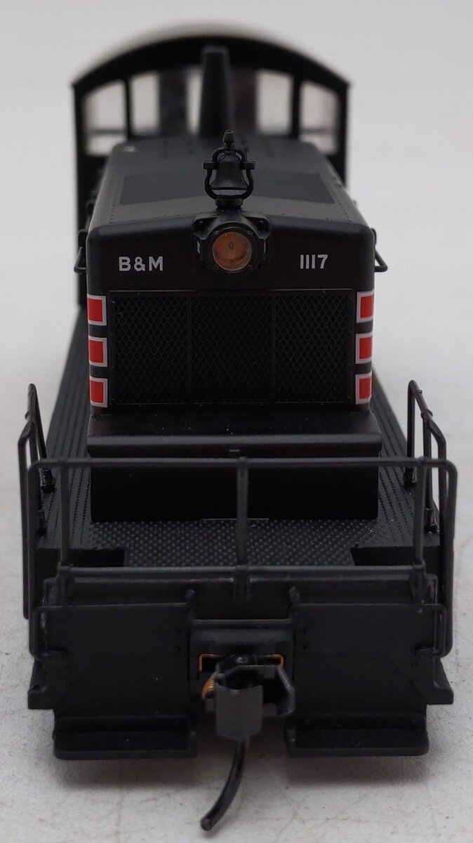 Walthers 910-9202 HO Scale Boston & Main Powered Diesel Locomotive #1117 EX/Box