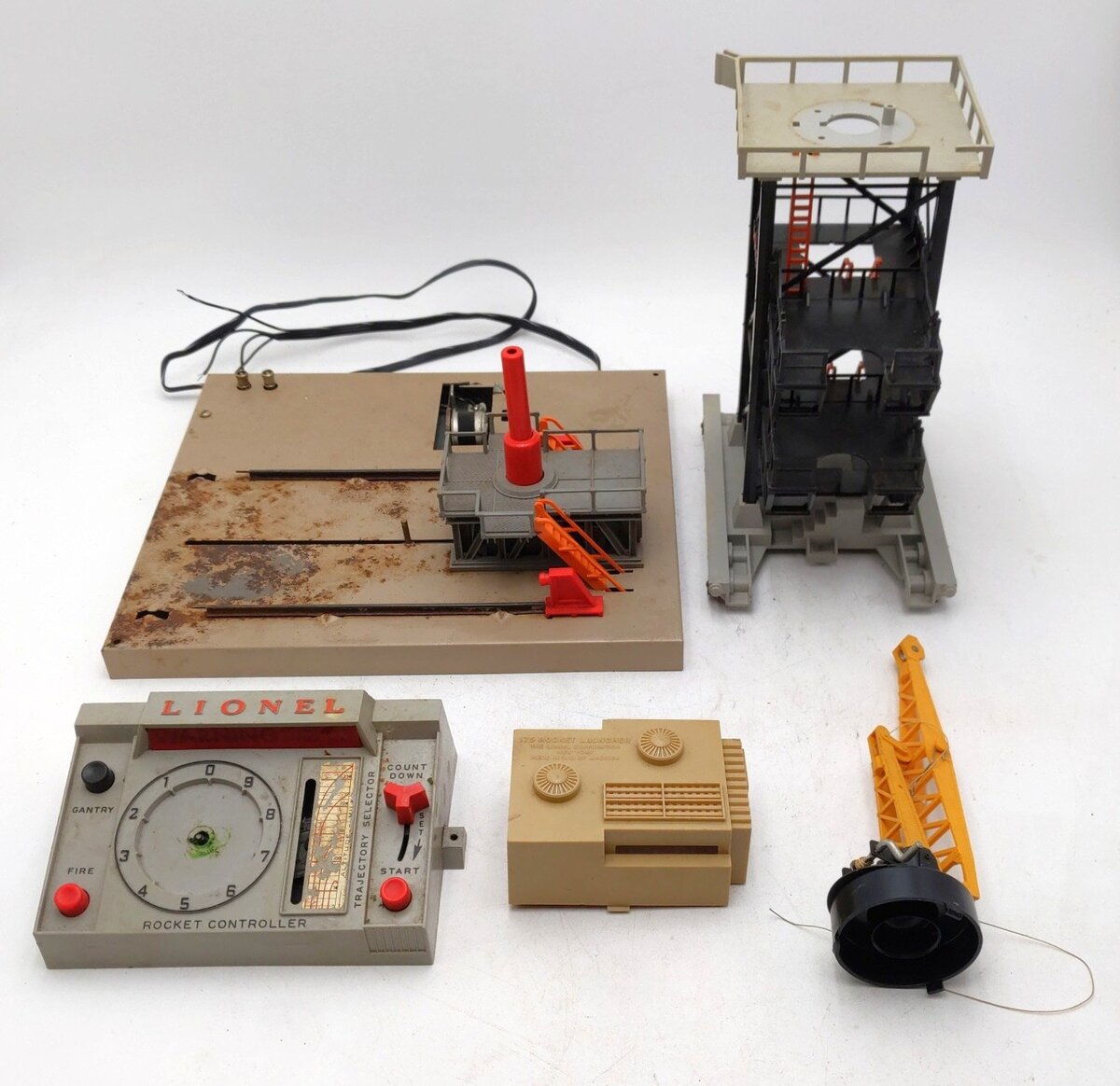 Lionel 175 Vintage O Operating Rocket Launcher Platform/Box