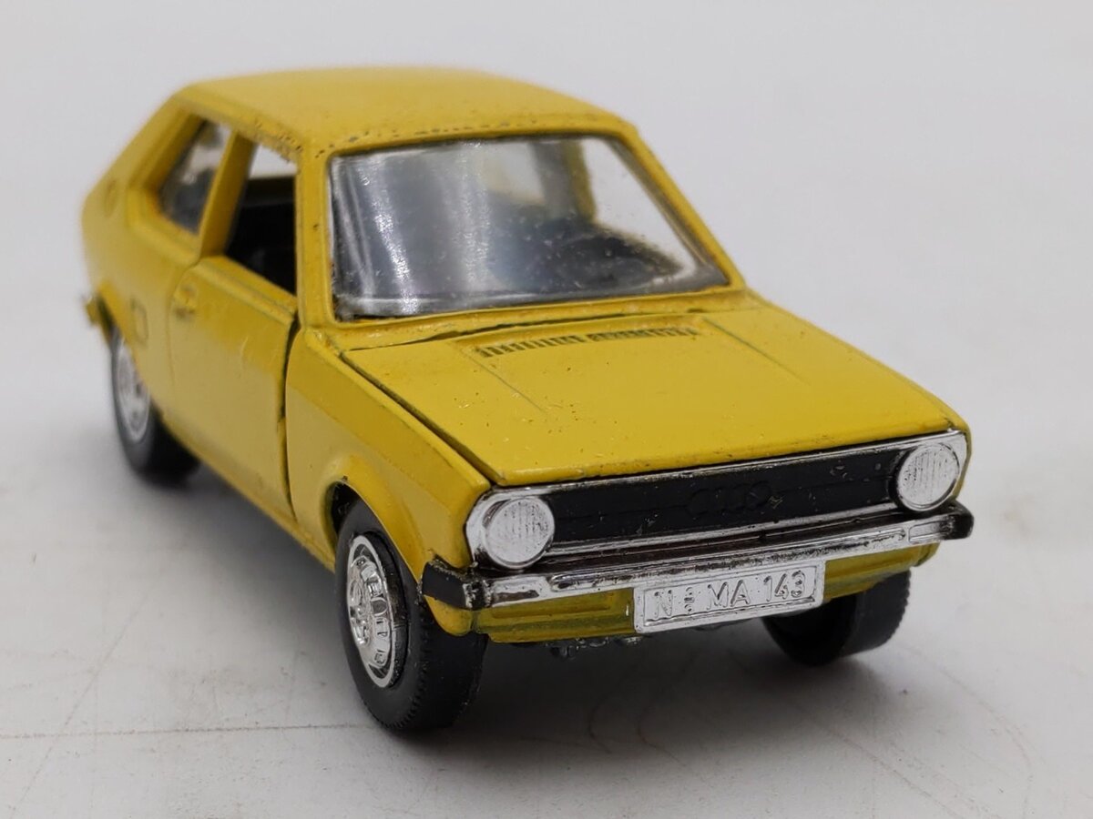 Schuco 301662 1:43 Scale Audi 50 - Yellow VG