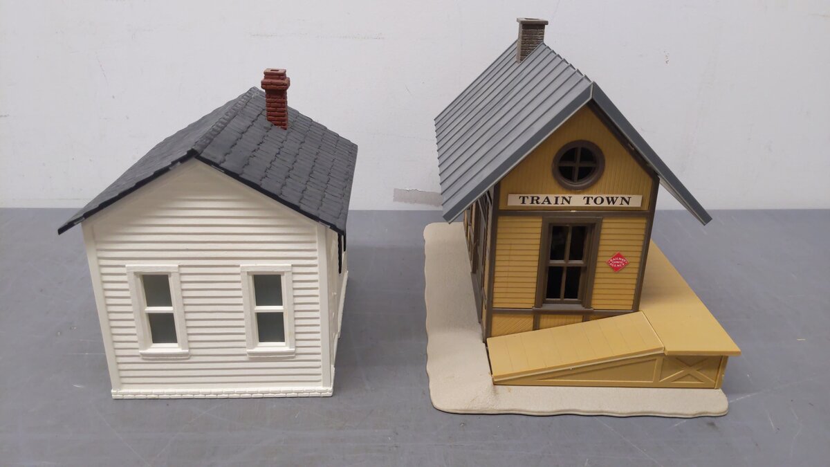 G Scale Assorted Buildings [2] VG