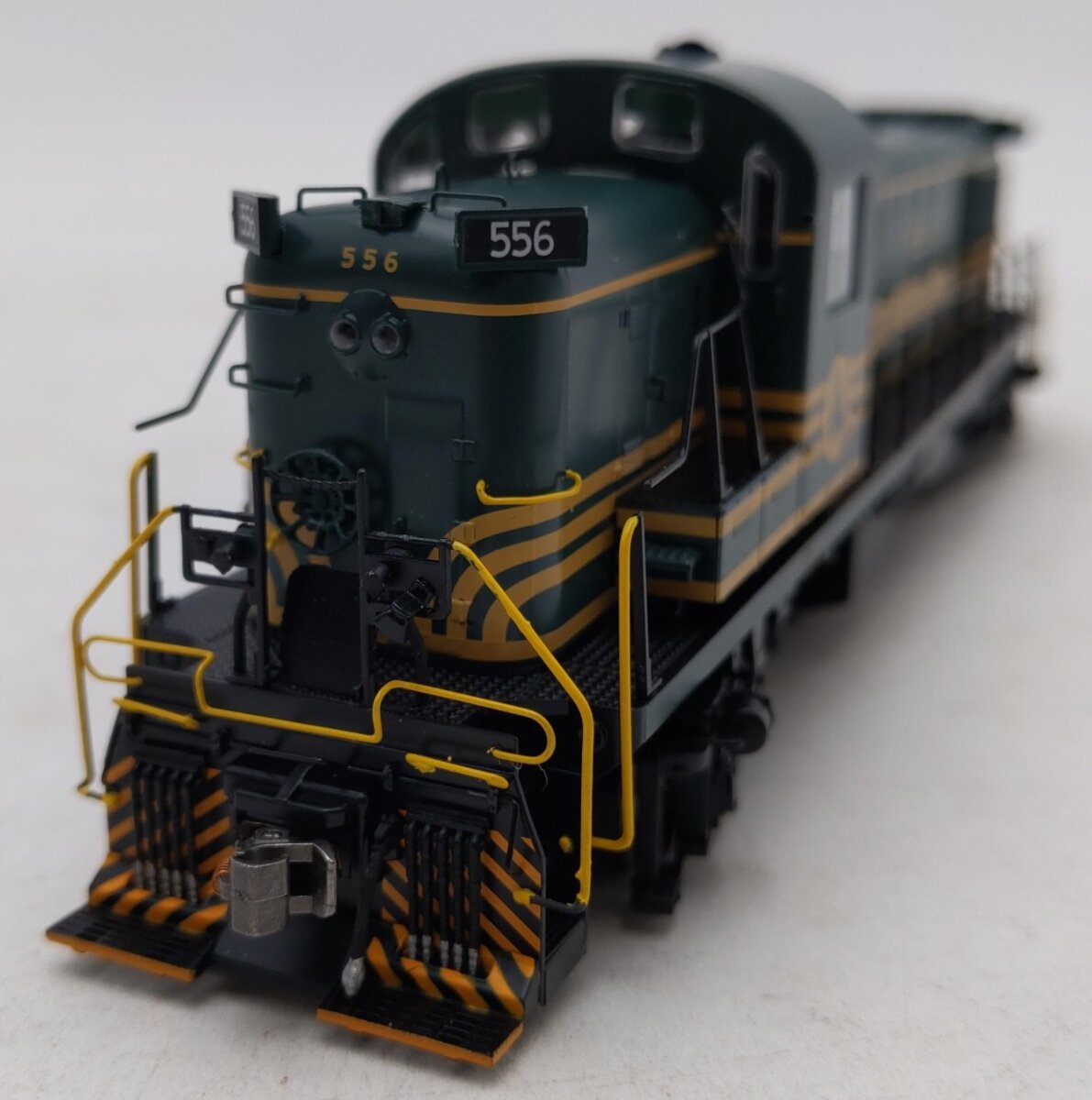 Bowser 25207 HO Maine Central ALCo RS-3 Diesel Locomotive #556 EX/Box