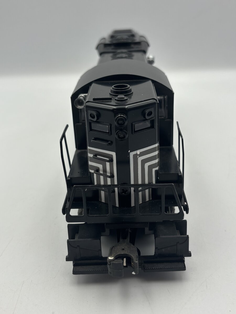 Lionel 6-8477 O Gauge New York Central GP9 Diesel Locomotive w/Horn #8477 EX/Box