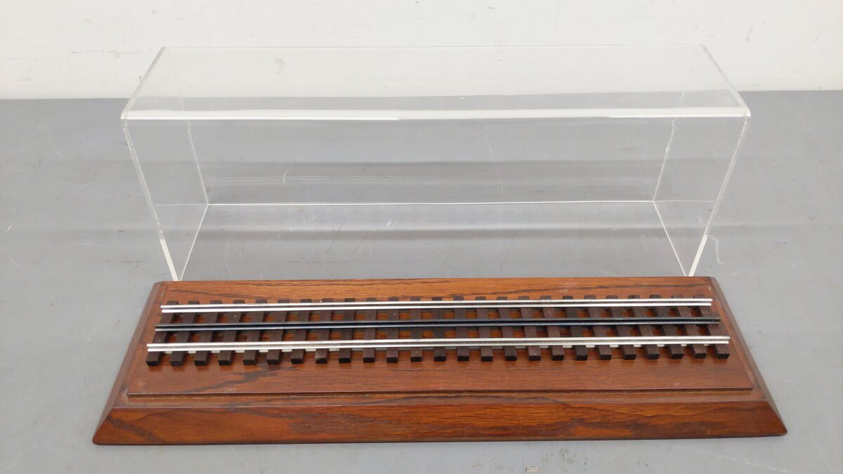 Inside Track Company O Gauge Display Case LN