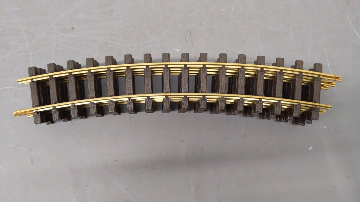 LGB 16000 R3 22.5 Degree Curved Track (4) EX