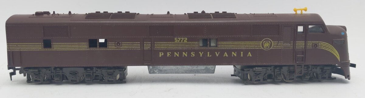 Model Power 912 HO PRR EMD E9 Powered Diesel Locomotive VG/Box