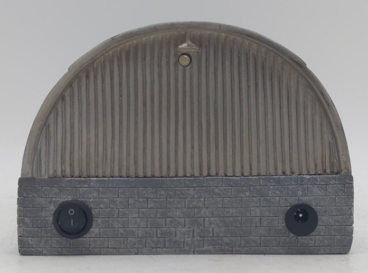 Menards 279-7849 O Gauge Moe's Garage Quonset Hut Assembled EX