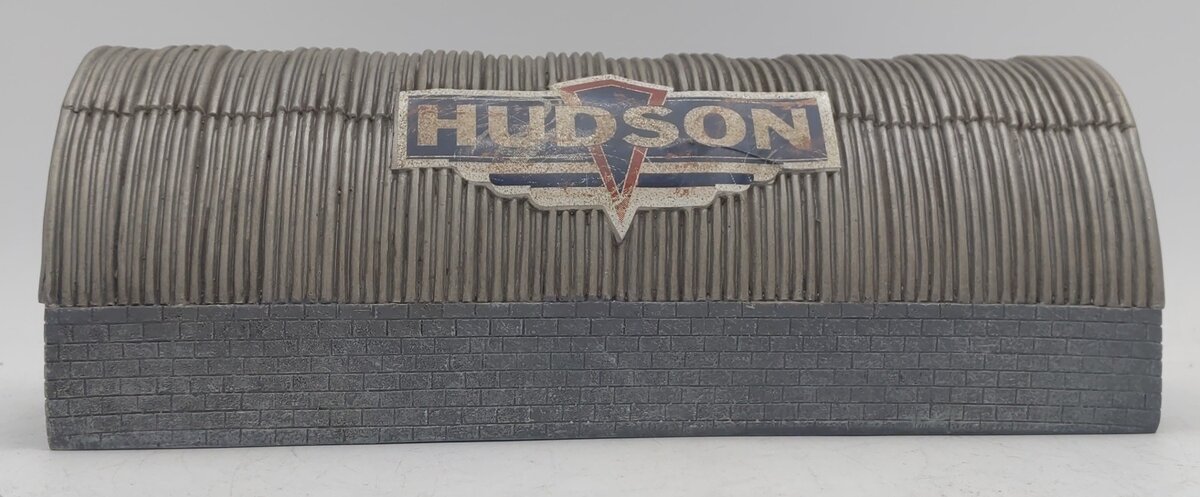 Menards 279-7849 O Gauge Moe's Garage Quonset Hut Assembled EX