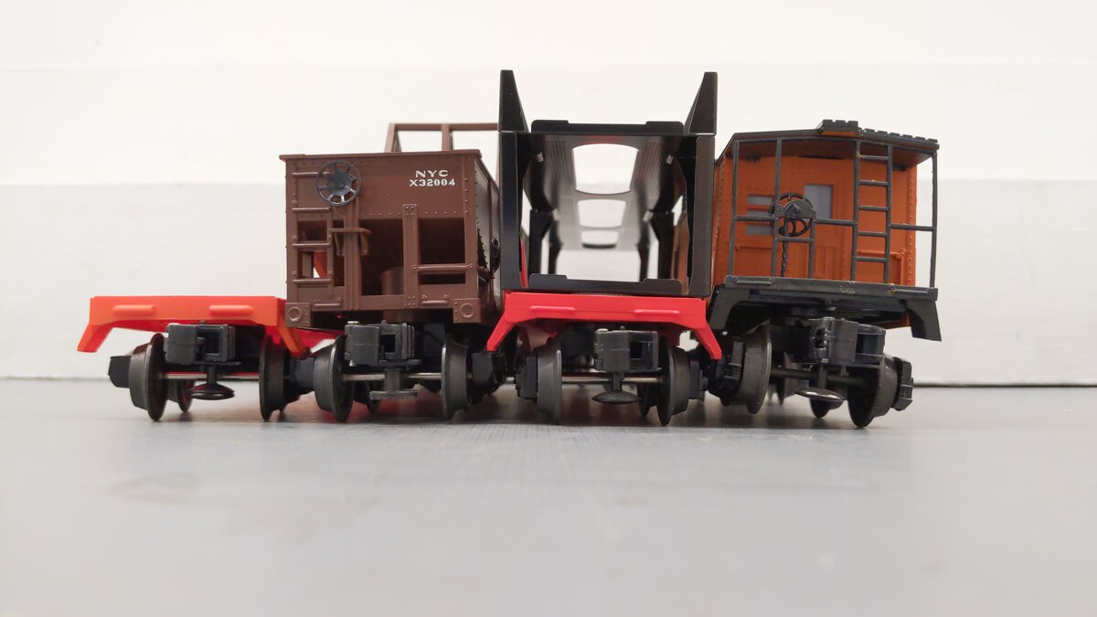 Lionel O Assorted Freight Cars 6424, 32004, 26355, 9169[4] EX/Box