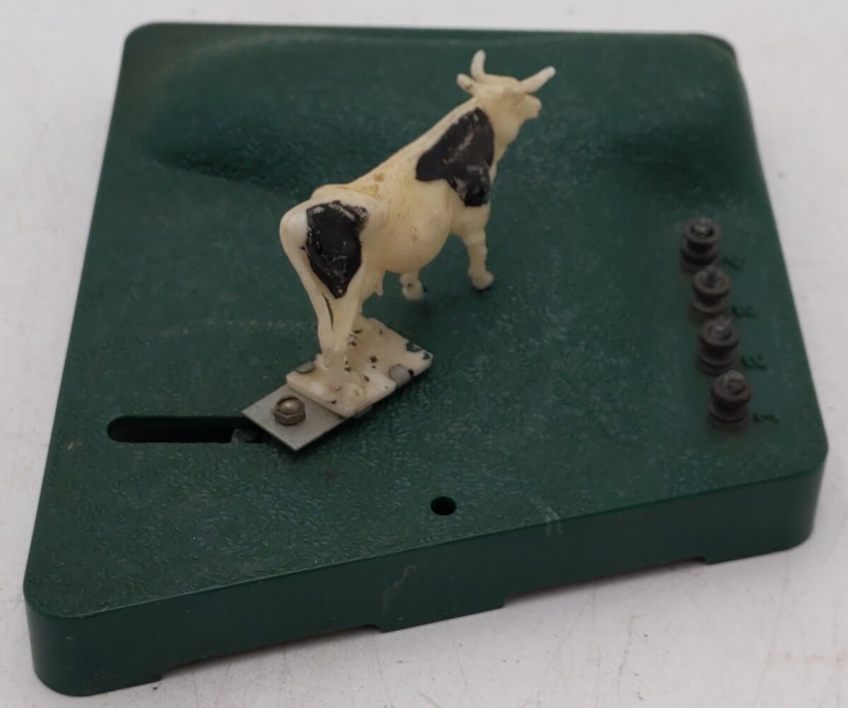 American Flyer 23791 Vintage S Operating Cow on the Track Accessory VG/Box