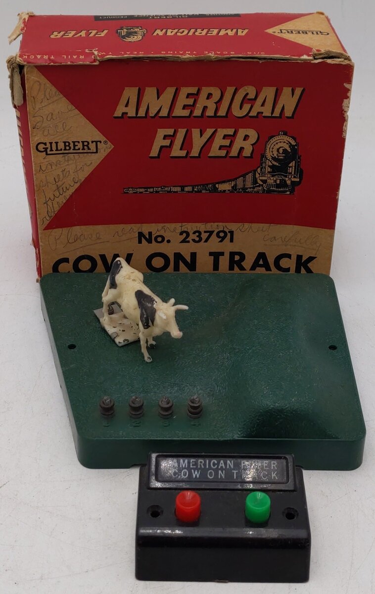 American Flyer 23791 Vintage S Operating Cow on the Track Accessory VG/Box