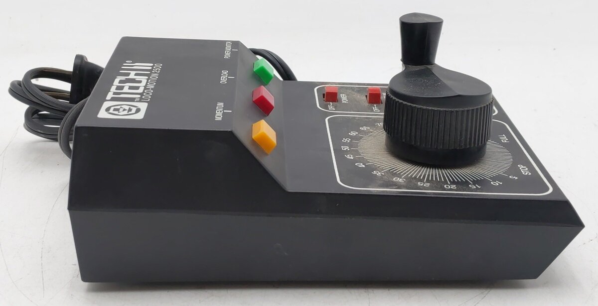MRC 2500 HO Loco-Motion Tech II Model Train Control EX