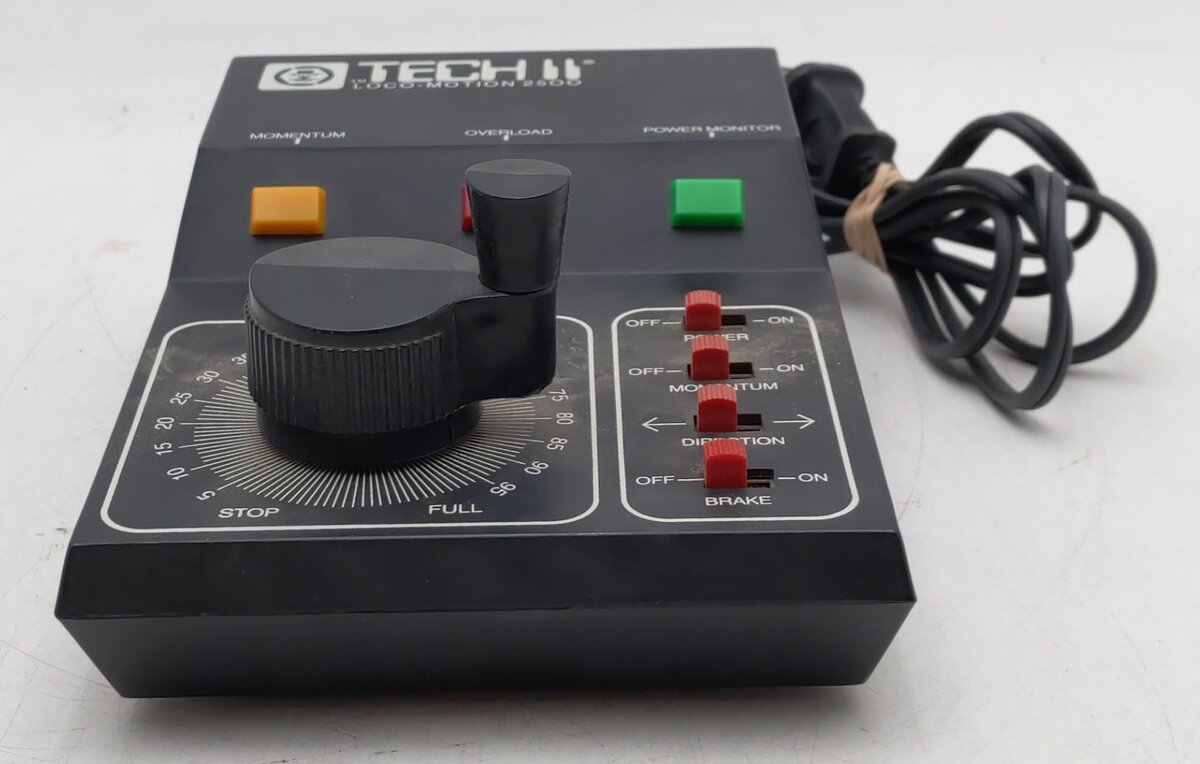 MRC 2500 HO Loco-Motion Tech II Model Train Control EX