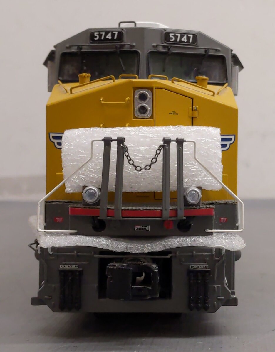 MTH 20-20012-1 O Gauge Union Pacific AC4400cw Diesel Engine w/PS2 #5747 EX/Box