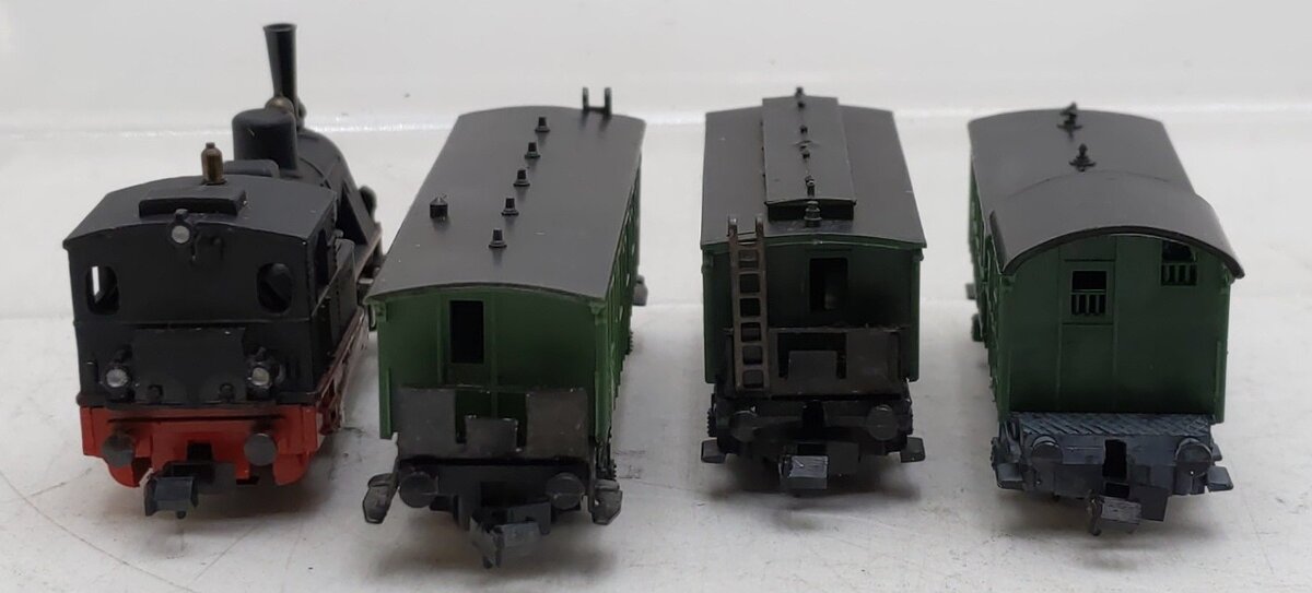 Arnold Rapido 045 N Scale Steam Engine & Passenger Car Starter Set EX/Box