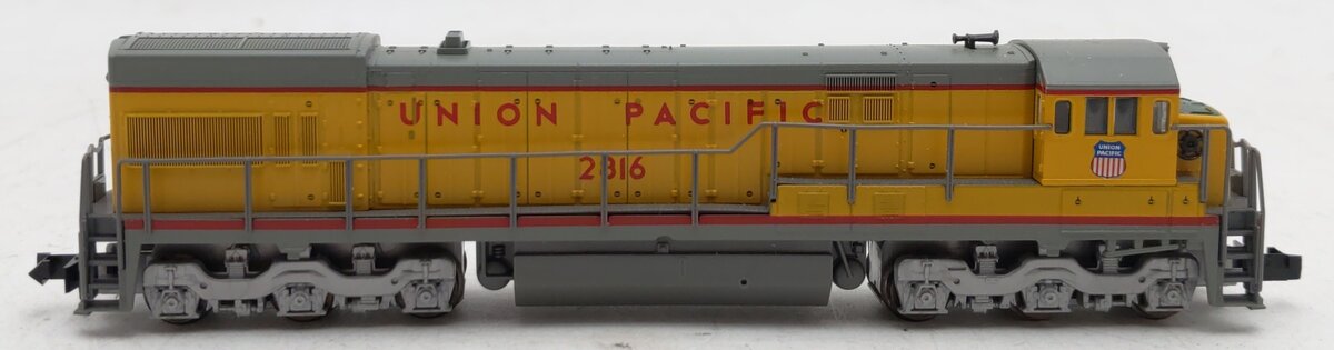Kato 176-17C N Union Pacific GE U30C Diesel Locomotive #2816 EX/Box