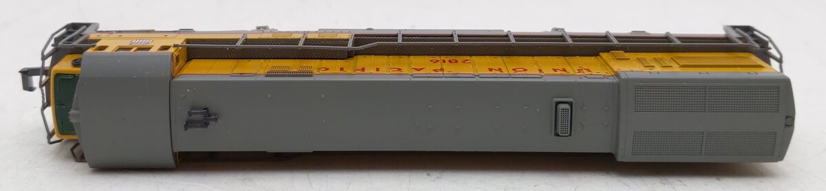 Kato 176-17C N Union Pacific GE U30C Diesel Locomotive #2816 EX/Box