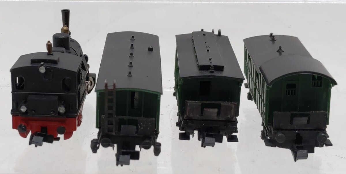 Arnold Rapido 045 N Scale Steam Engine & Passenger Car Starter Set EX/Box