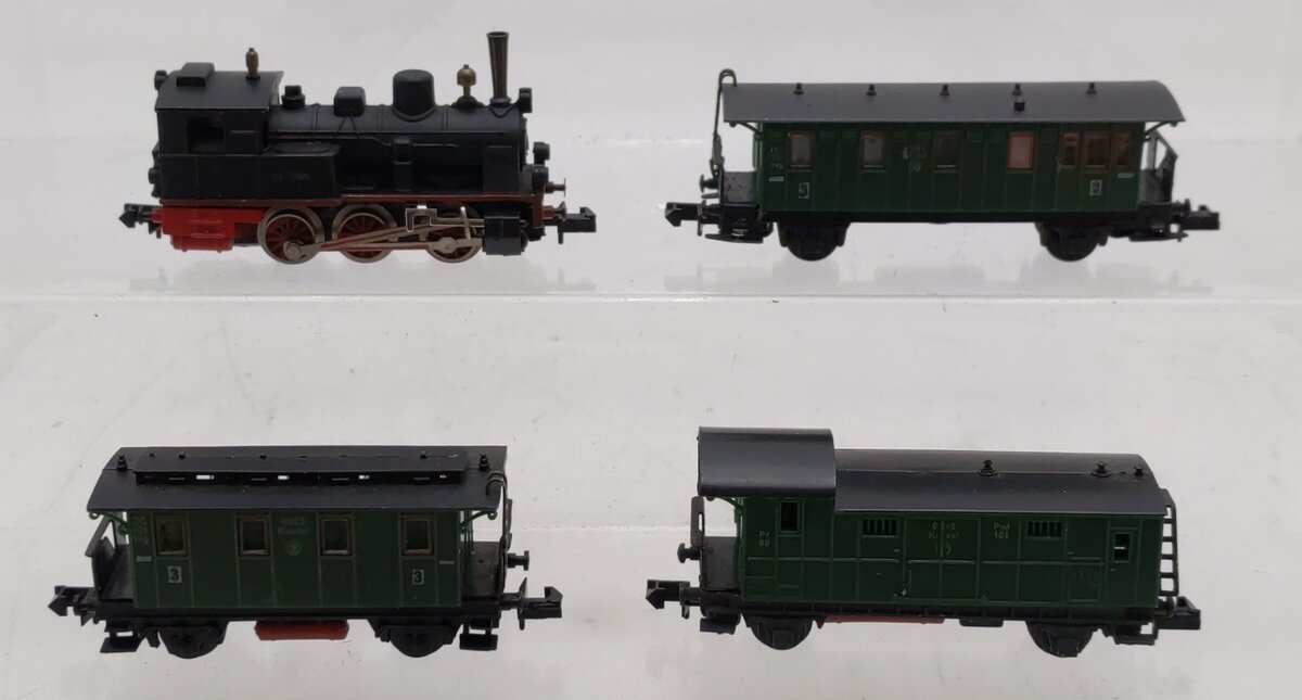 Arnold Rapido 045 N Scale Steam Engine & Passenger Car Starter Set EX/Box