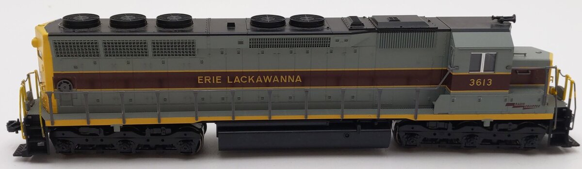 Kato 37-1704 HO Erie Lackawanna EMD SD45 Diesel Locomotive #3613 EX/Box