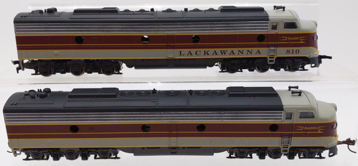 IHC 1972 HO Scale Lackawanna E-8A Diesel AB Set #810/#811/Box