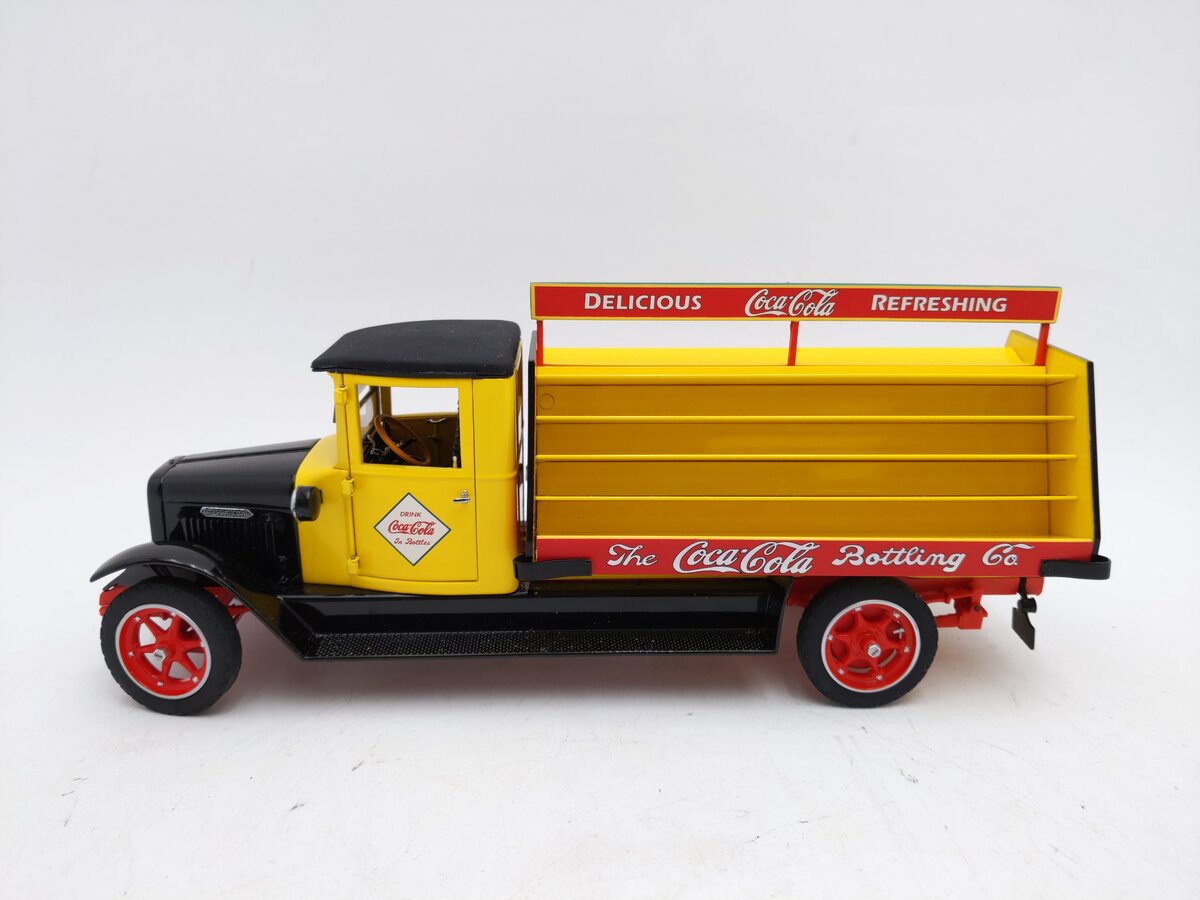 Danbury Mint 1:24 Coca-Cola Die-Cast Metal 1928 Delivery Truck LN/Box