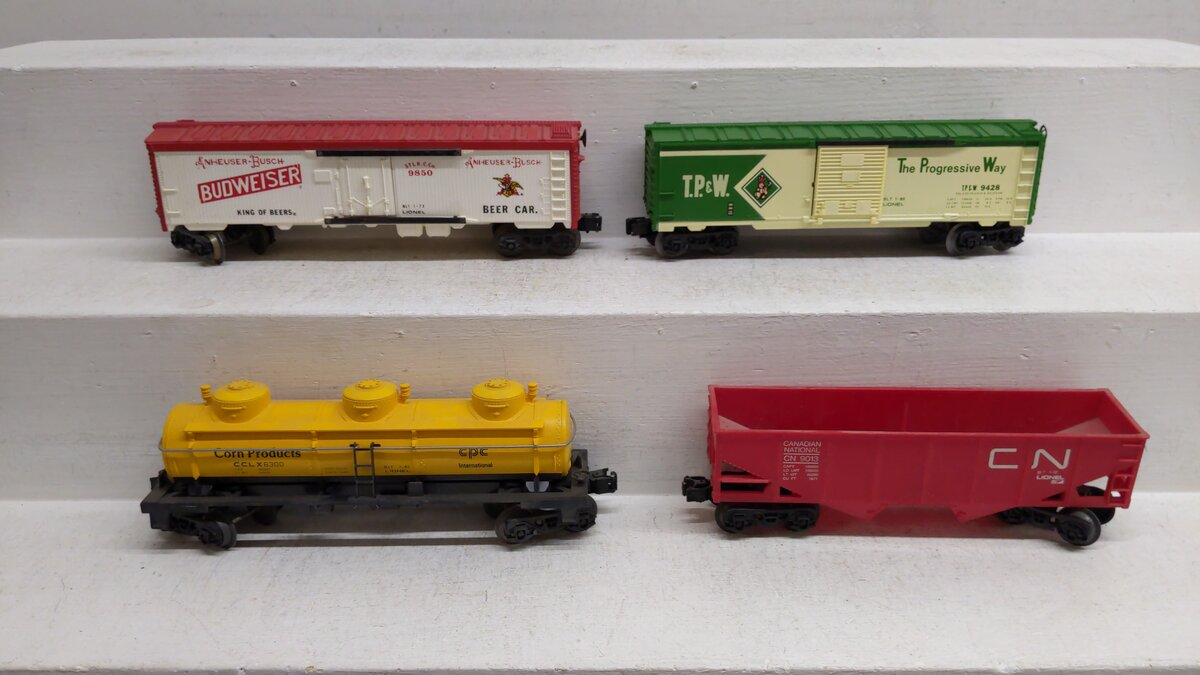 Lionel O Gauge Assorted Freight Cars [4] VG