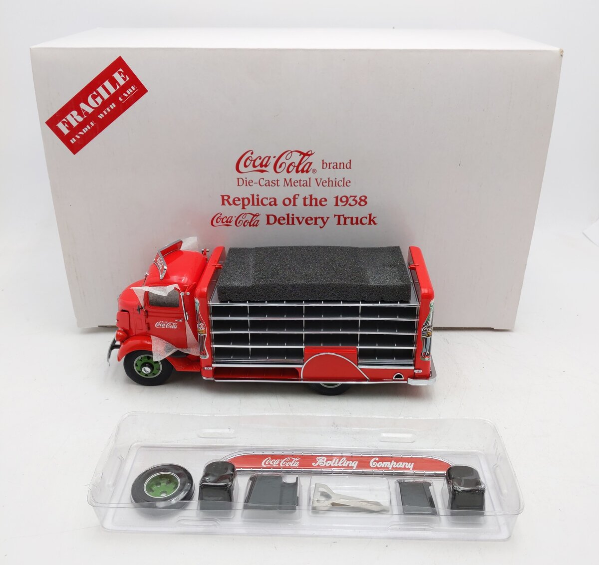Danbury Mint 1:24 Die-Cast Coca Cola 1938 Delivery Truck LN/Box