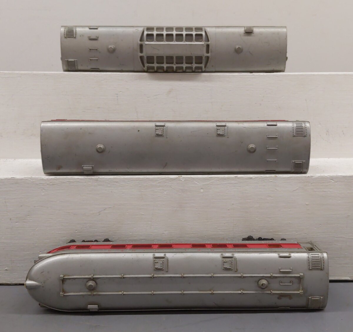 Lionel Vintage O Lionel Lines Passenger Cars: 2442, 2445, 2446 [3] EX