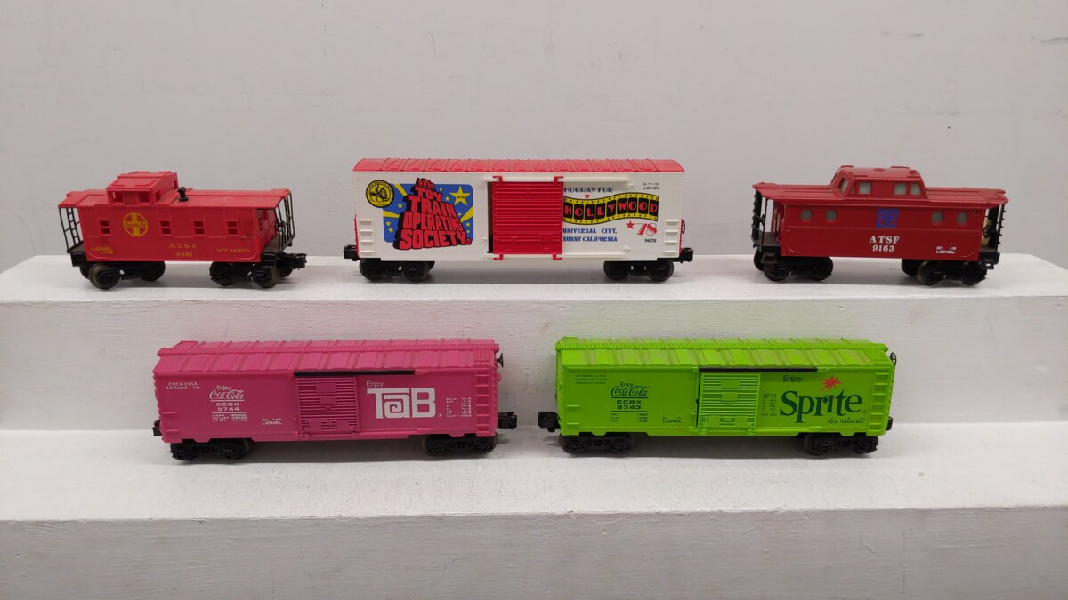 Lionel O Gauge Assorted Freight Cars [5] VG