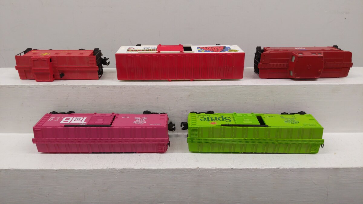 Lionel O Gauge Assorted Freight Cars [5] VG