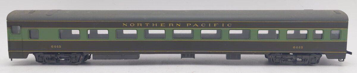 AHM 6443 HO Scale Northern Pacific 1935 Coach Car #6443 EX/Box