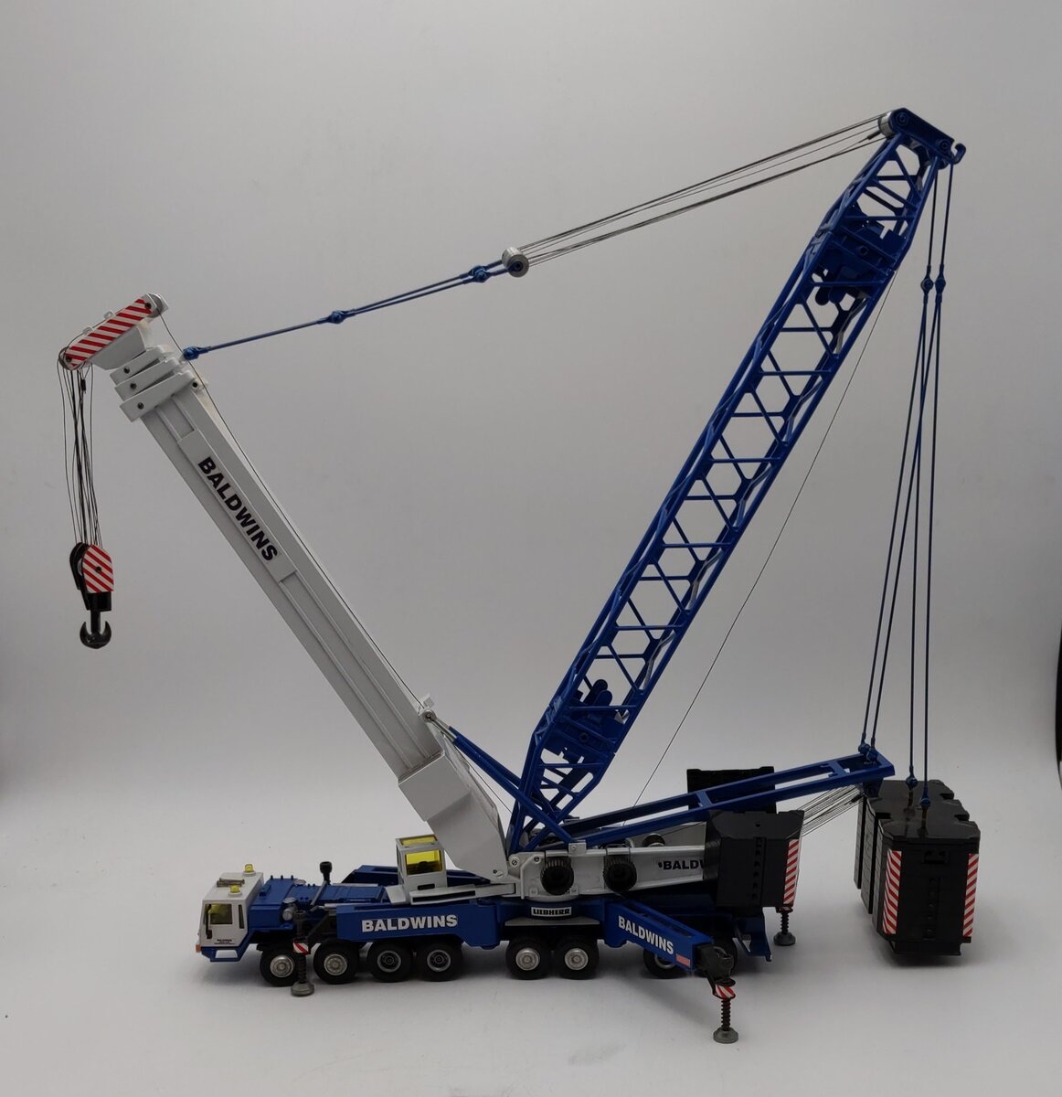 Zon Models 1:50 Scale Liebherr LTM 1500-8.1 8-axle Mobile Crane - Baldwins VG