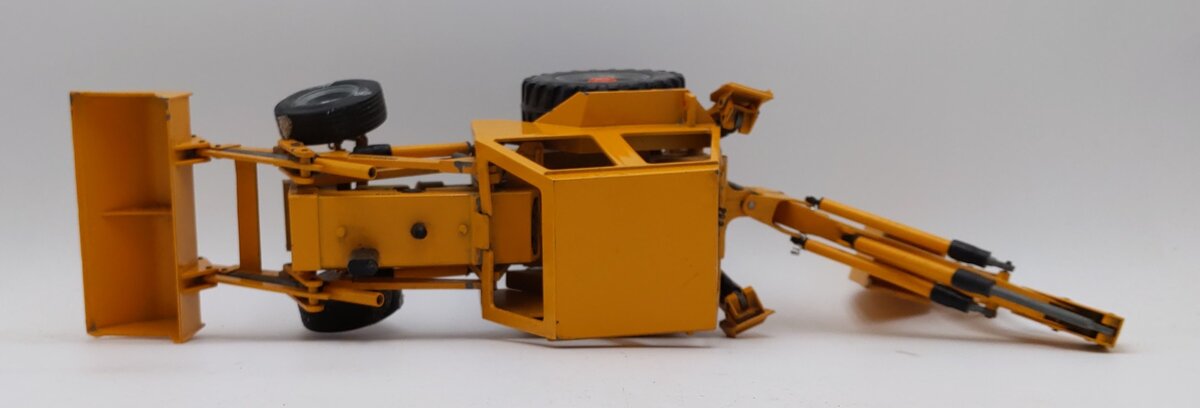 Gescha 1:16 Scale Case 580B Backhoe Loader VG