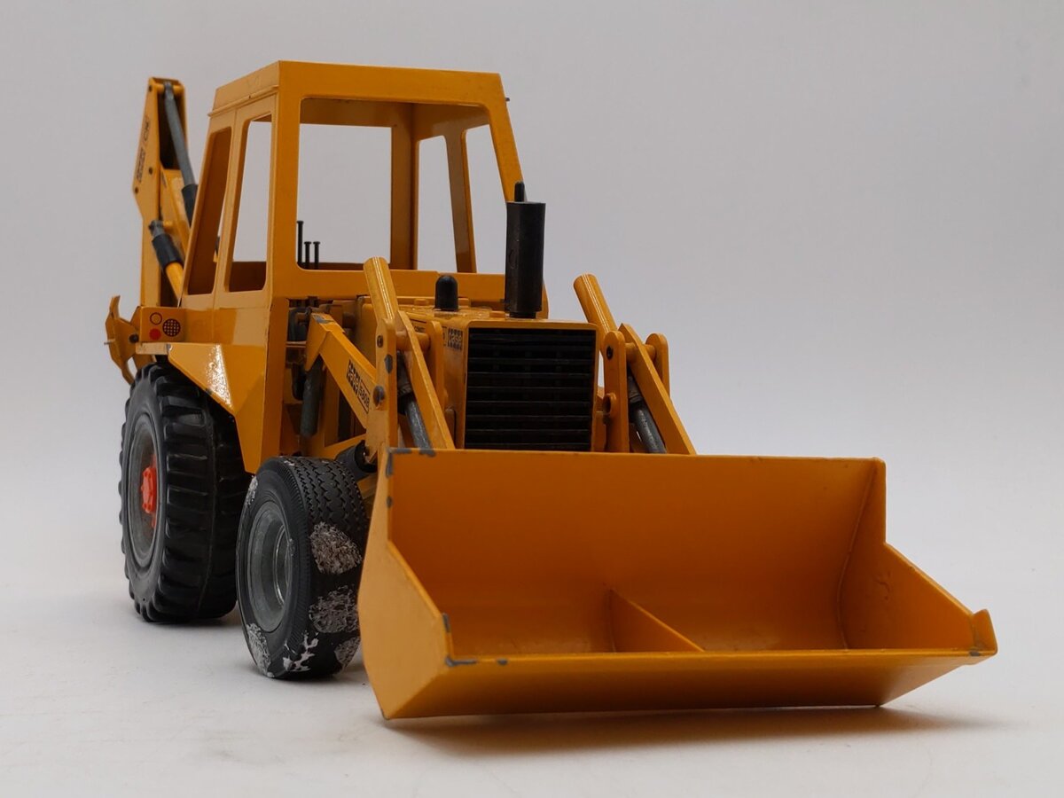 Gescha 1:16 Scale Case 580B Backhoe Loader VG