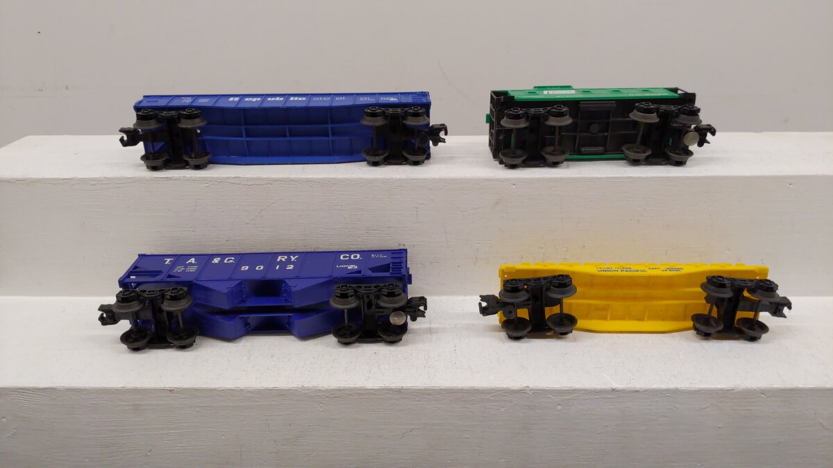 Lionel O Gauge Assorted Freight Cars [4] EX
