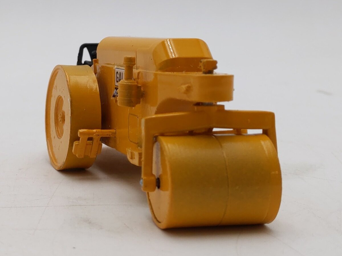 1:50 Scale Galion Chief Roll-O-Matic 3 Drum Breakdown Roller VG