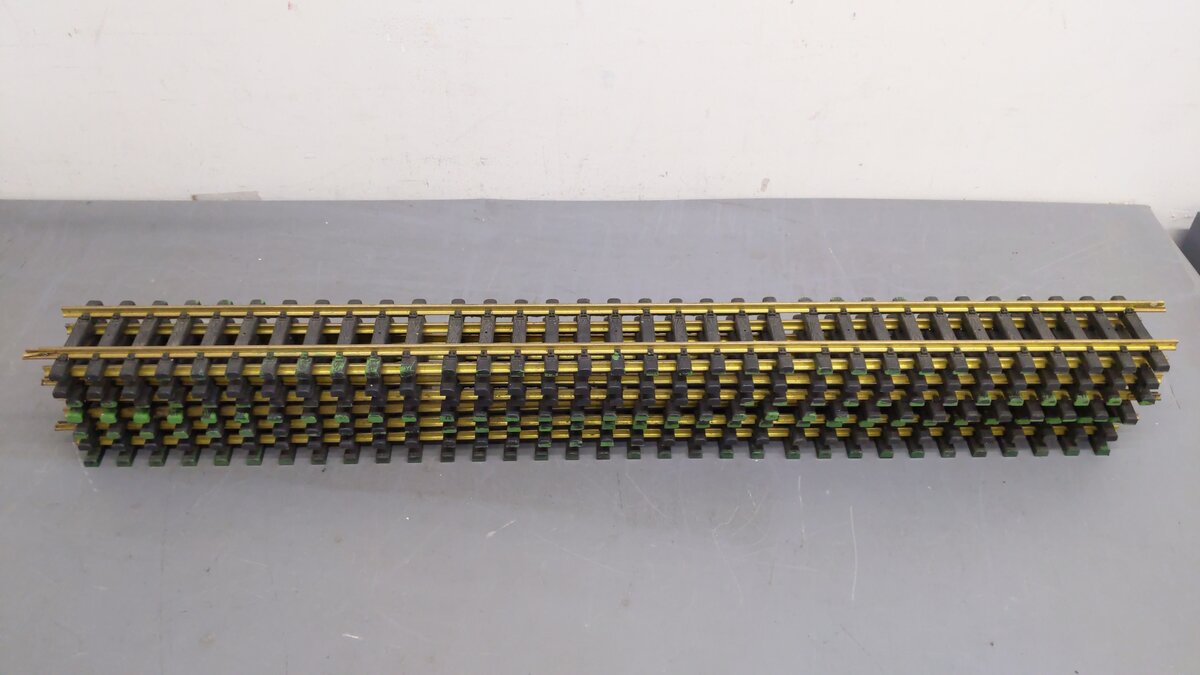 Aristo-Craft 11070 Euro Brass 3' Straight Track [7] EX