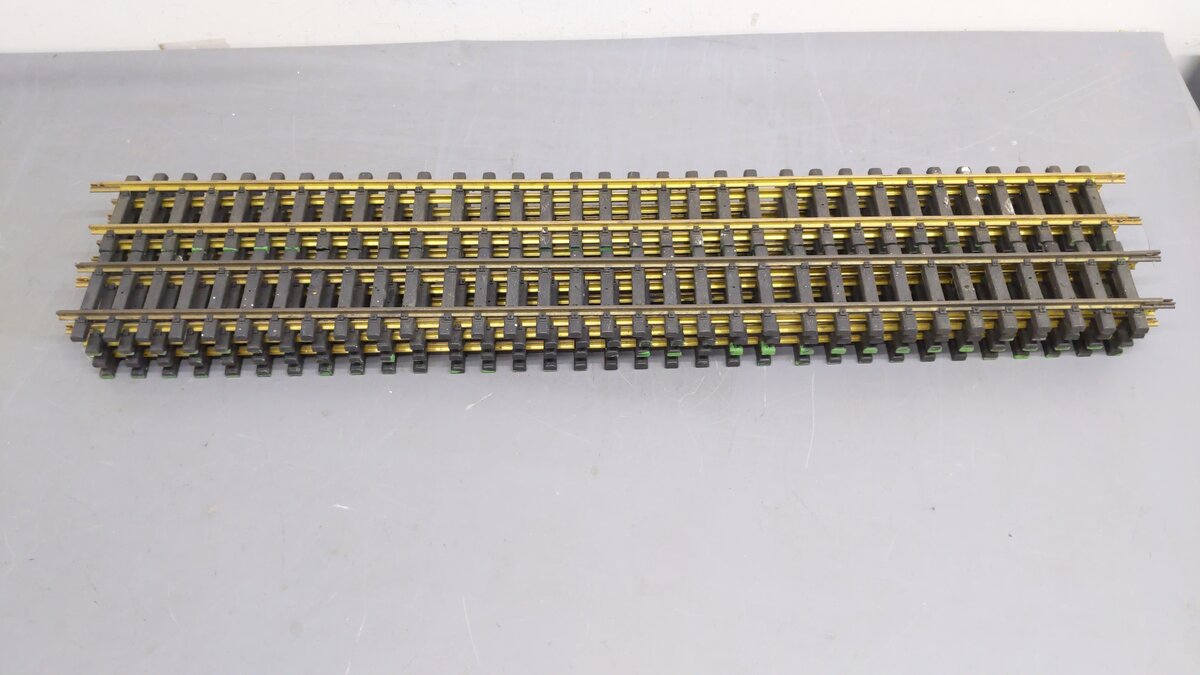 Aristo-Craft 11070 Euro Brass 3' Straight Track (8) EX