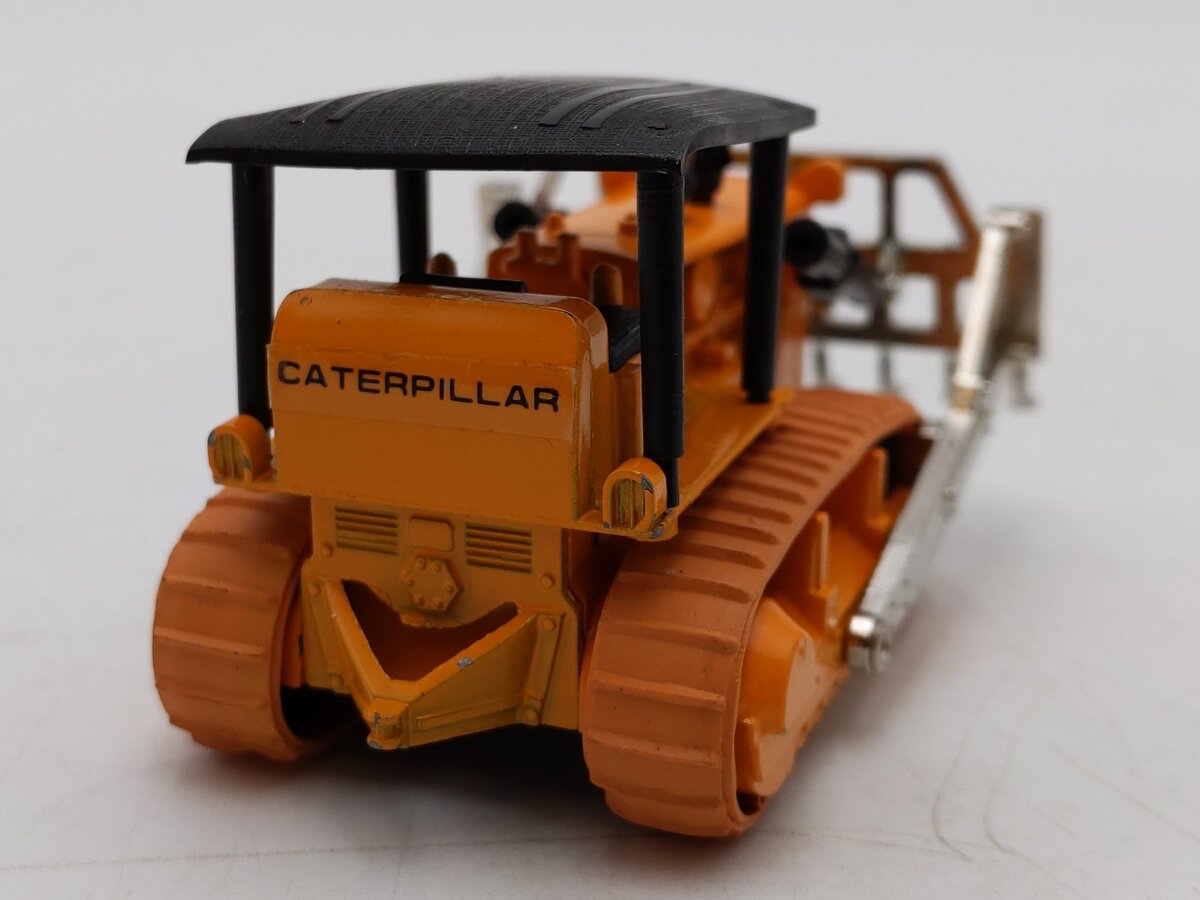 Grip Zechin 1:70 Scale #8 Caterpillar D5 Rakedozer LN/Box