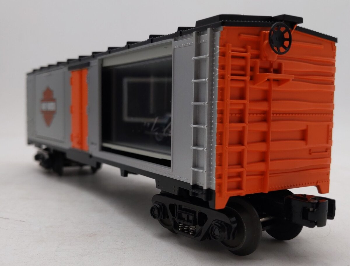 MTH 30-74293 O Gauge Harley-Davidson 40' Window Box Car with 2 2001 Road King VG/Box