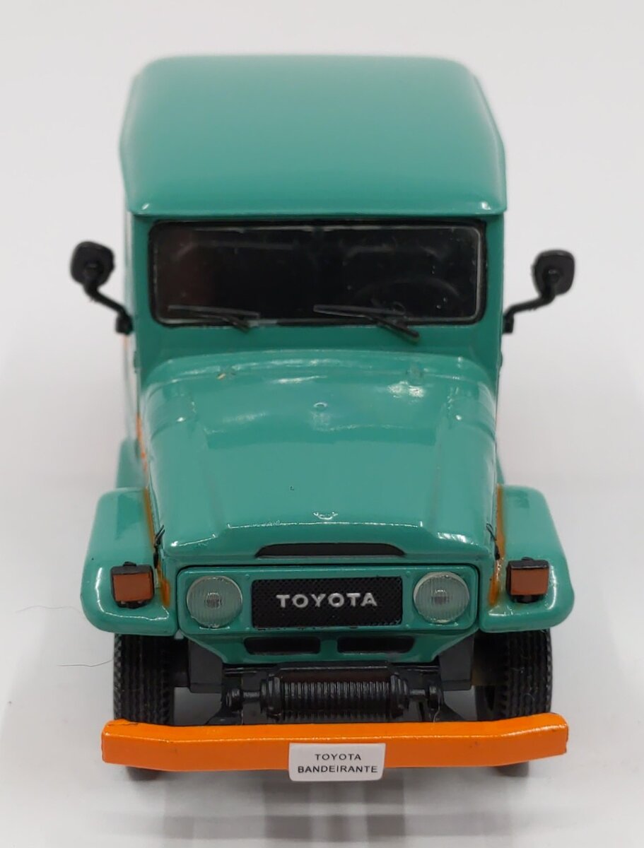 1:43 Diecast Toyota Bandeirante EX
