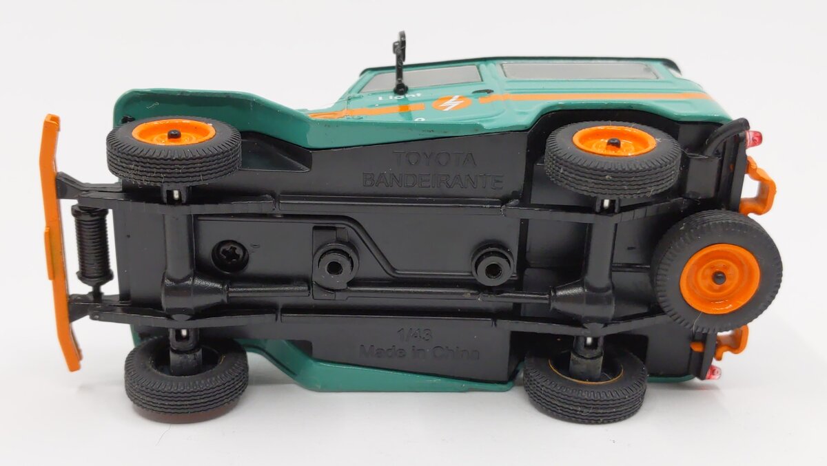 1:43 Diecast Toyota Bandeirante EX