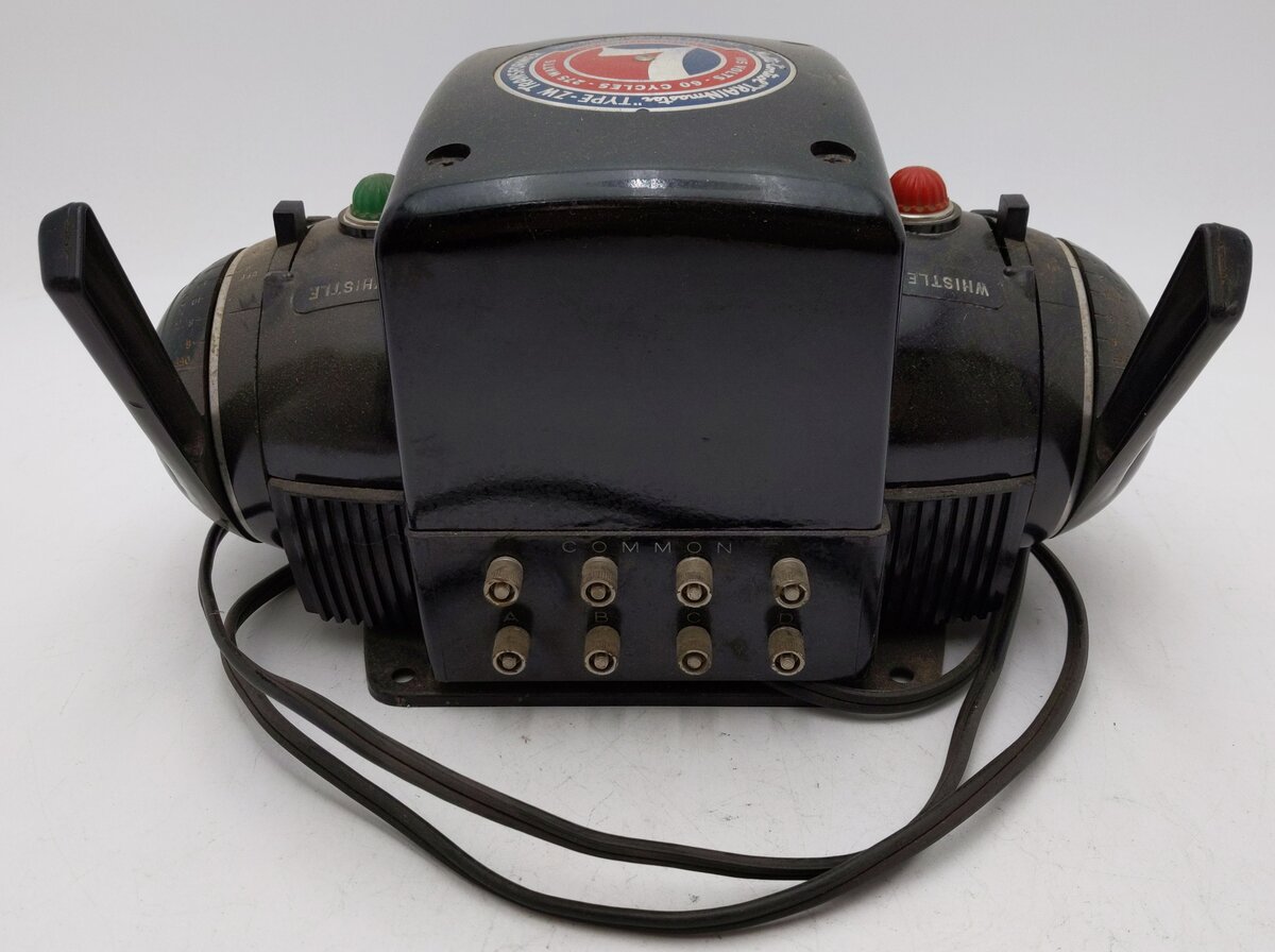 Lionel ZW O Gauge Vintage Trainmaster 275 Watt Transformer with Whistle VG