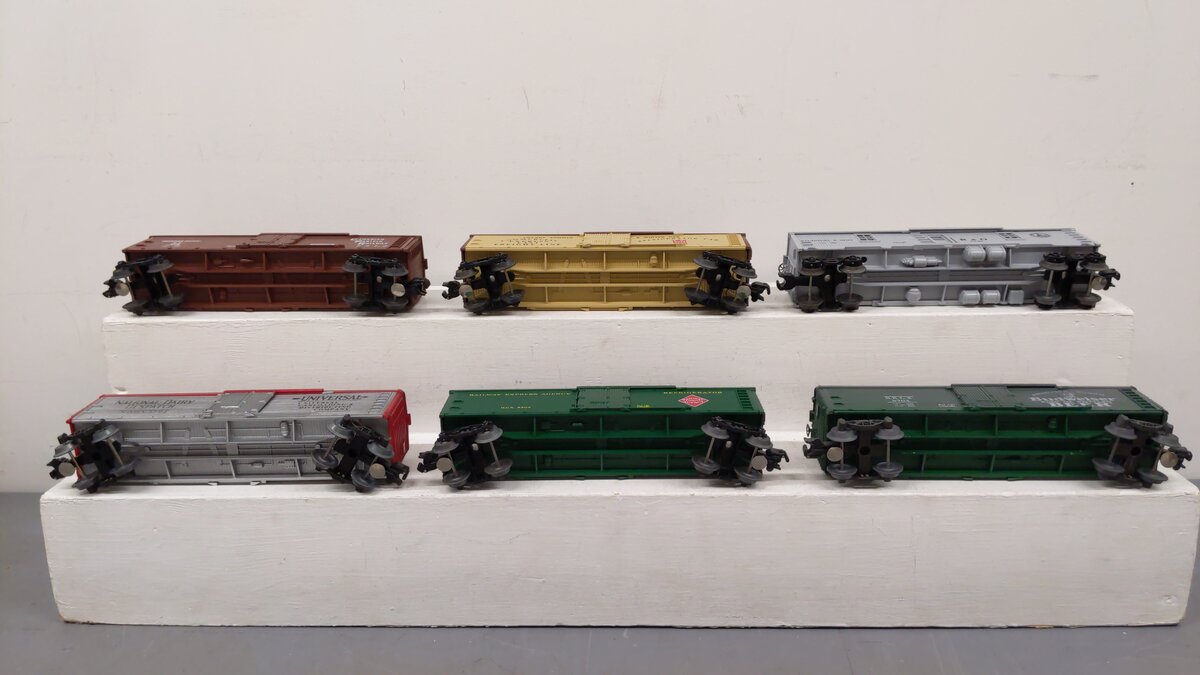 Lionel O Assorted Freight Cars 5739, 5704, 5710, 5711, 5709, 5702 [6] EX/Box