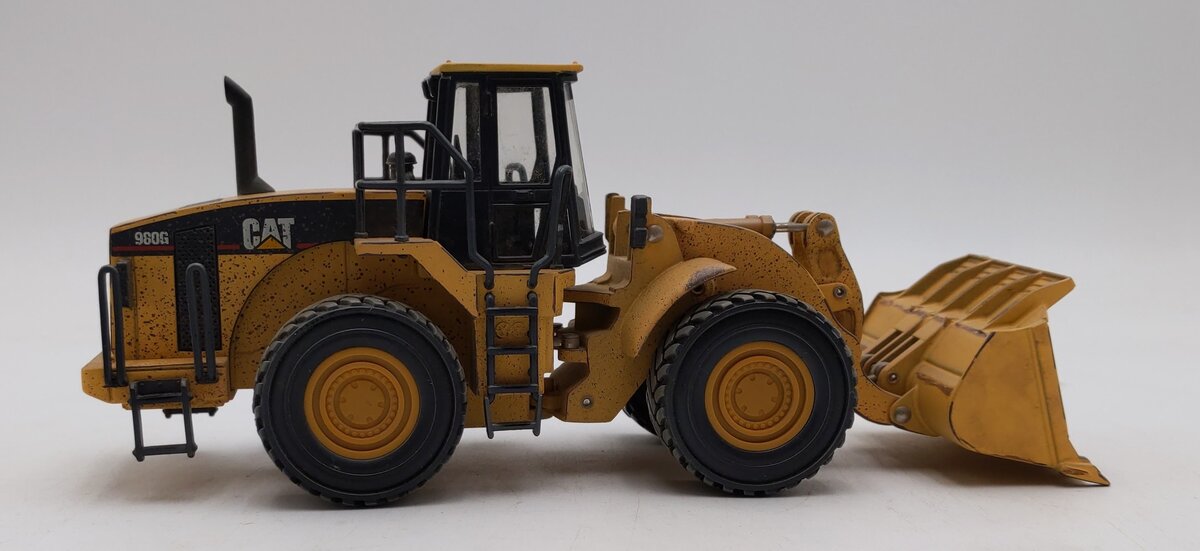 Norscot 1:50 Scale Caterpillar CAT 980G Yellow Dirt Wheel Loader - Weathered VG