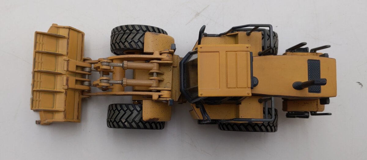 Norscot 1:50 Scale Caterpillar CAT 980G Yellow Dirt Wheel Loader - Weathered VG
