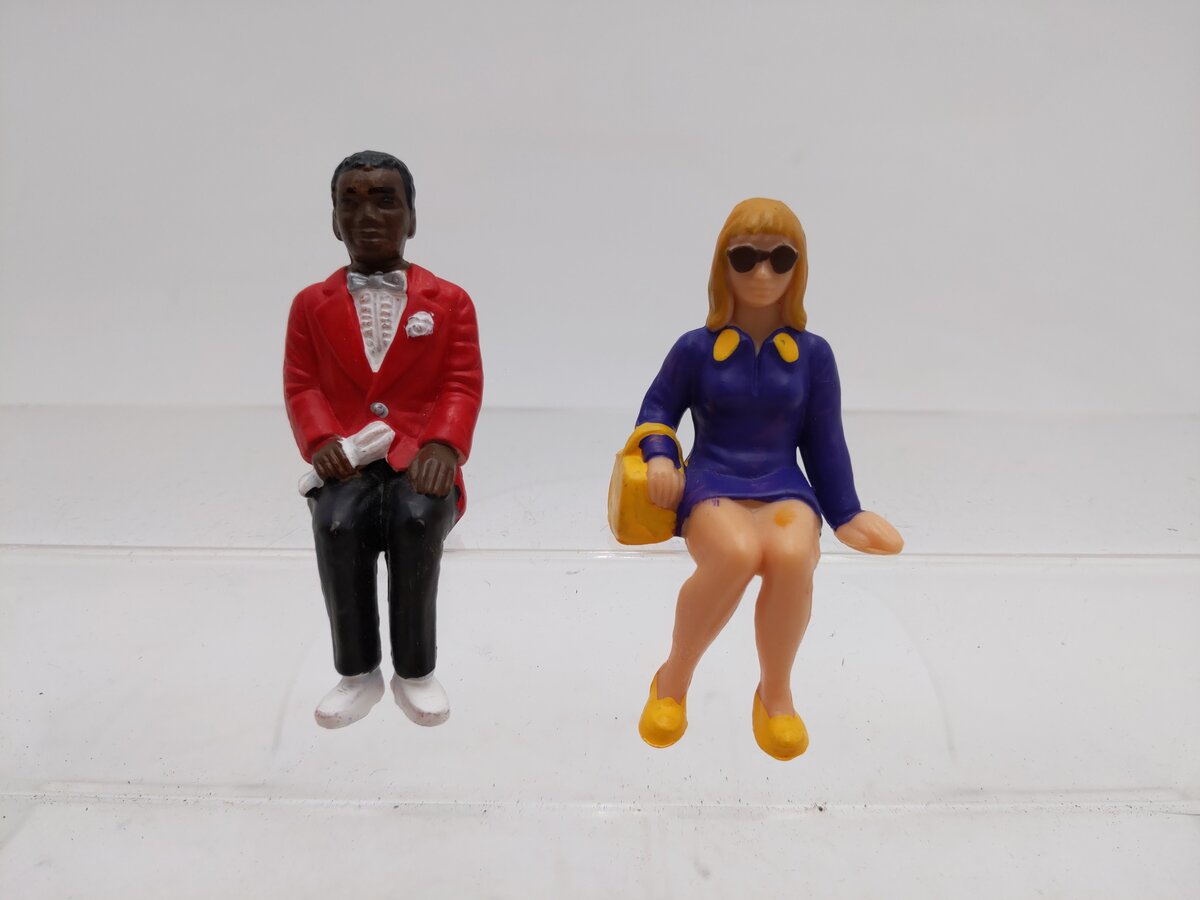 LGB G Assorted Sitting Figures: 5142, 5147, 5239 [11] EX