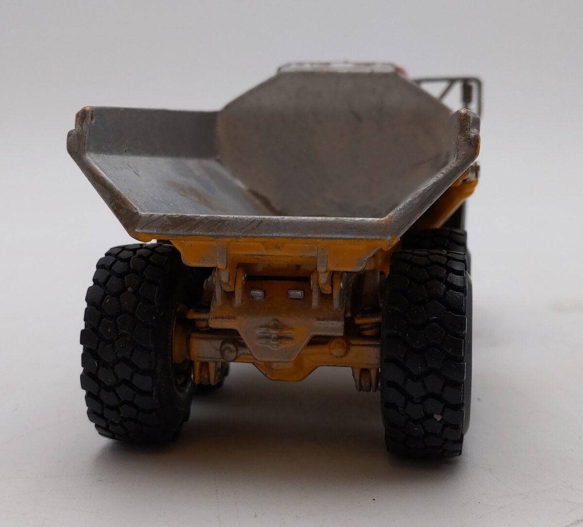 ERTL 1:50 Scale John Deere 400D Articulated Dump Truck - Weathered