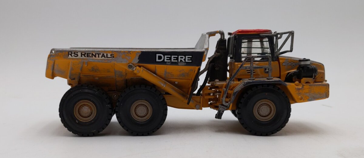 ERTL 1:50 Scale John Deere 400D Articulated Dump Truck - Weathered